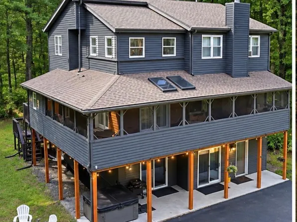 205 Lake Rd, Swiftwater, PA 18370