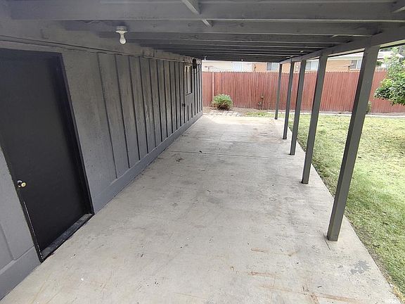 5th image of 3906 S Manhatten Dr