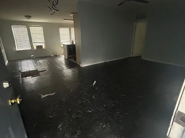 27303 Freda St, Lacombe, LA 70445