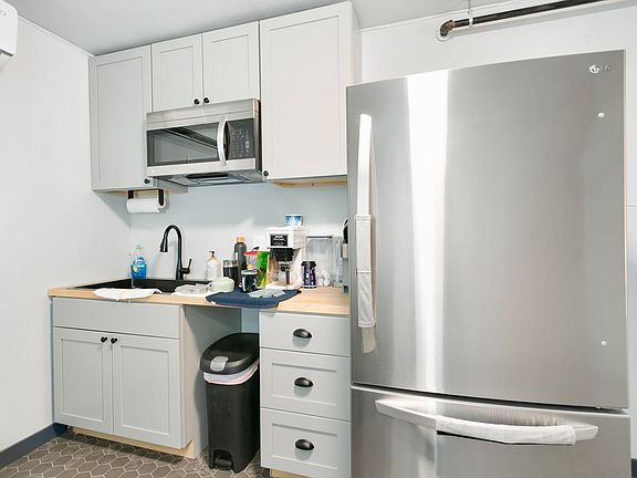3rd image of 5402 S Tacoma Way #219