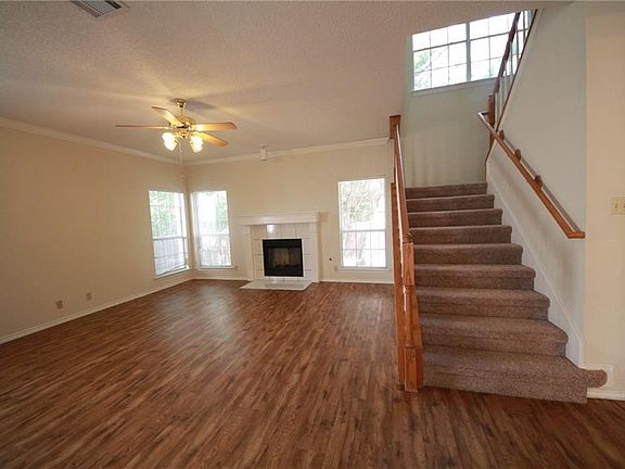 2nd image of 2319 Mockingbird Dr