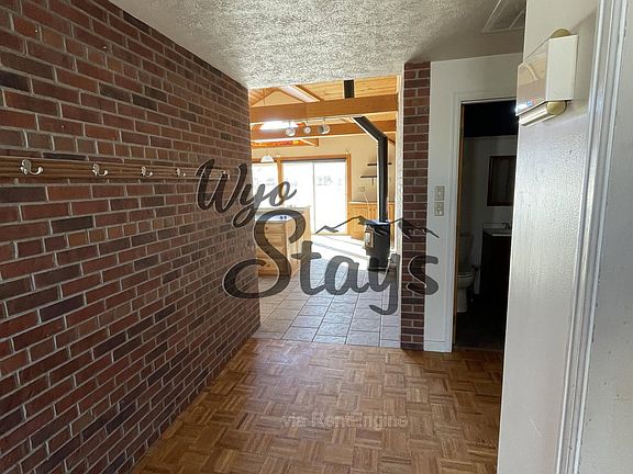 2nd image of 2 Hawk Ln
