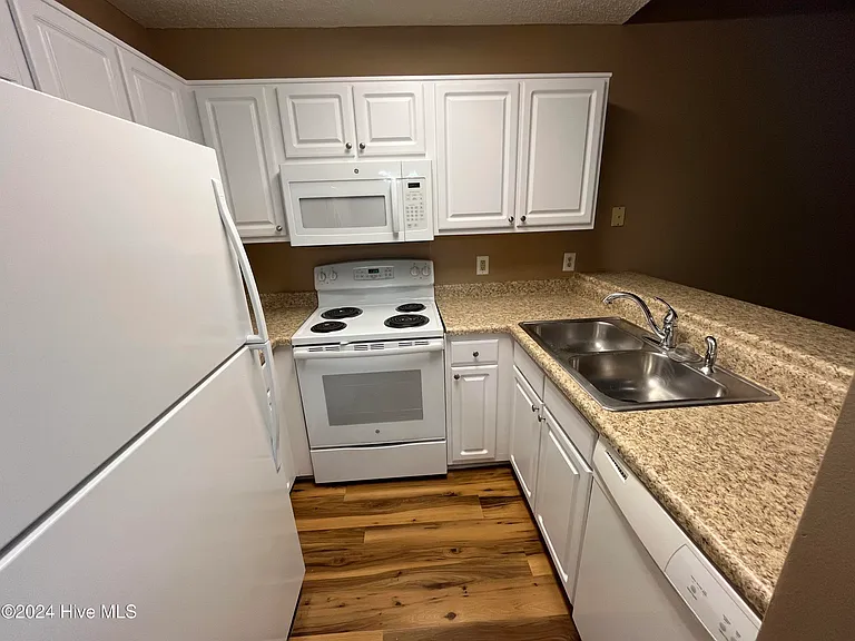 5146 Lamppost Cir — Photo 6