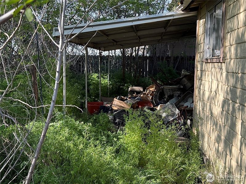 5th image of 602 Cedar Street