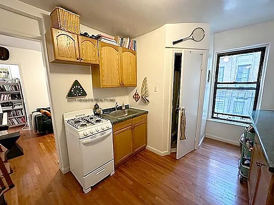 Rented by City Heights Realty | media 8