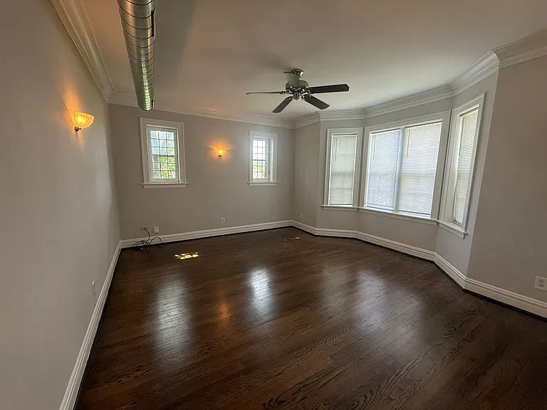 215-19 West Quincy Street — Photo 8