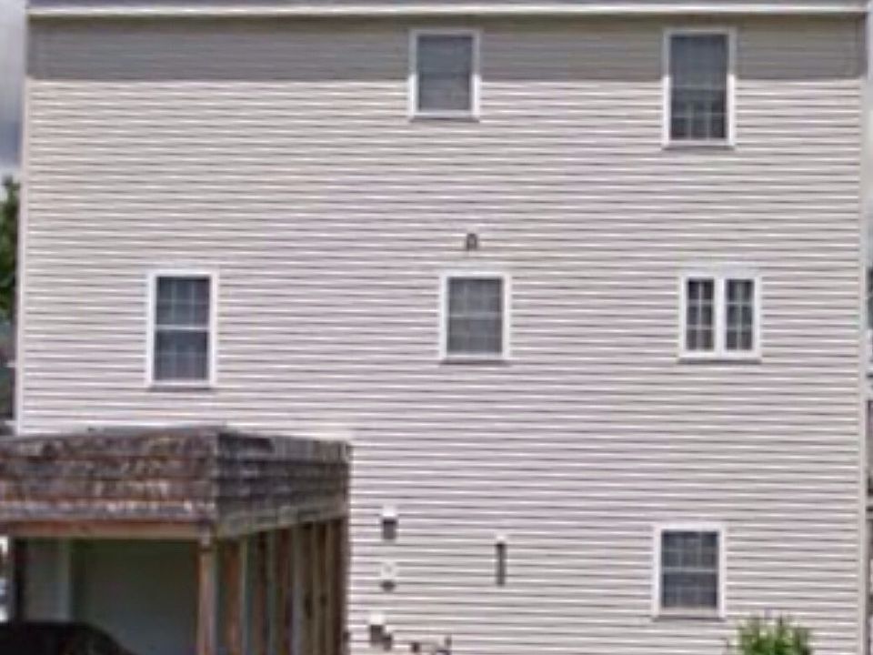 2nd image of 90 Pelham St