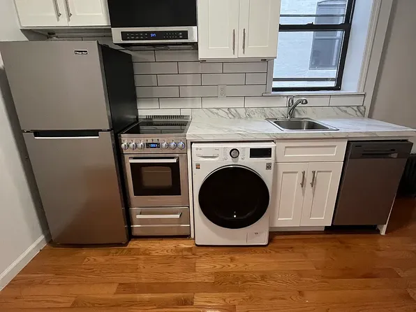 532 E 82nd St, New York, NY