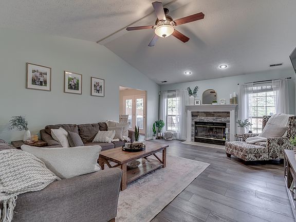 4th image of 6408 Fountain Springs Blvd