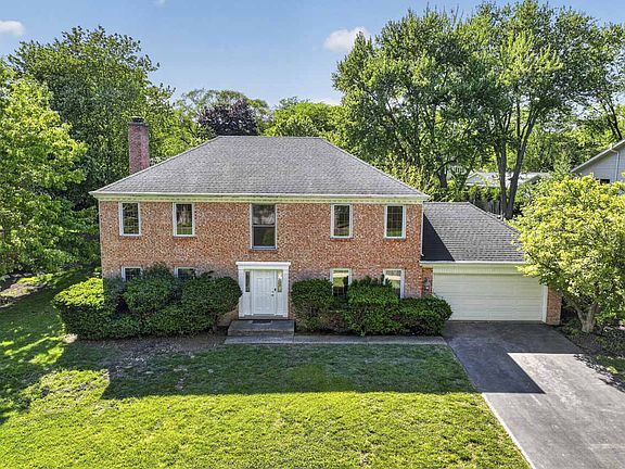 3rd image of 647 Sedgwick Dr