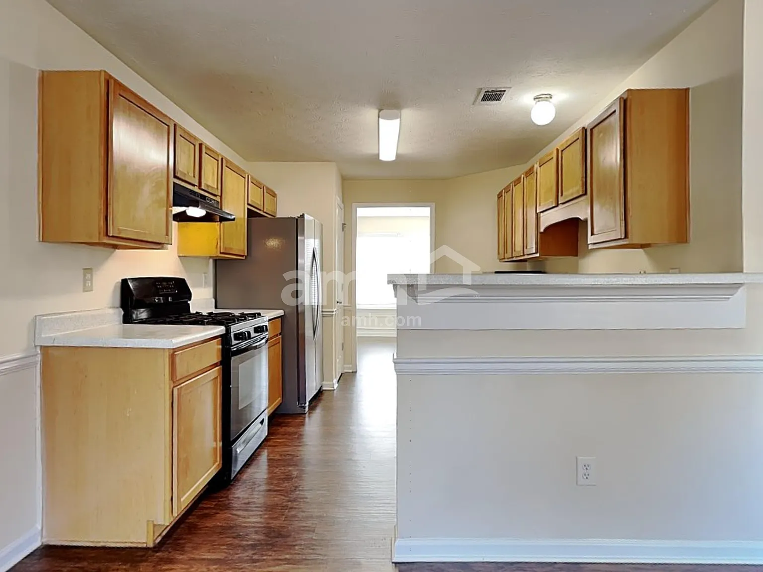5 bed, 3.0 bath, 2819 sqft, $2,495 — Photo 3