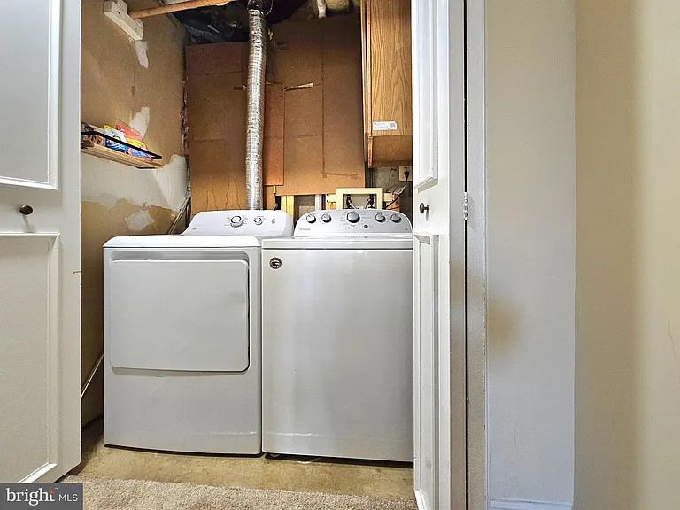 8561 Southlawn Ct — Photo 20