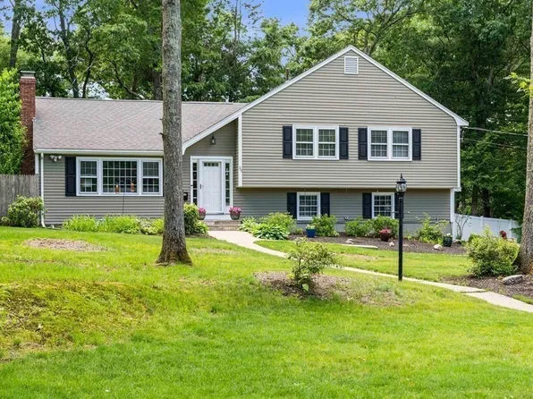 55 Carroll Dr, Foxboro, MA 02035