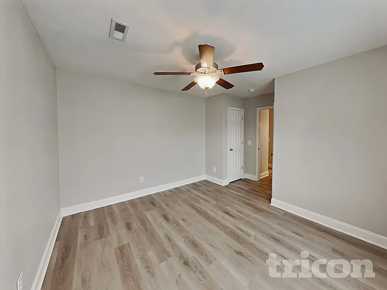 15 Summerseat Way — Photo 10