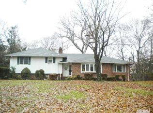 58 Beachfern Rd, Center Moriches, NY 11934