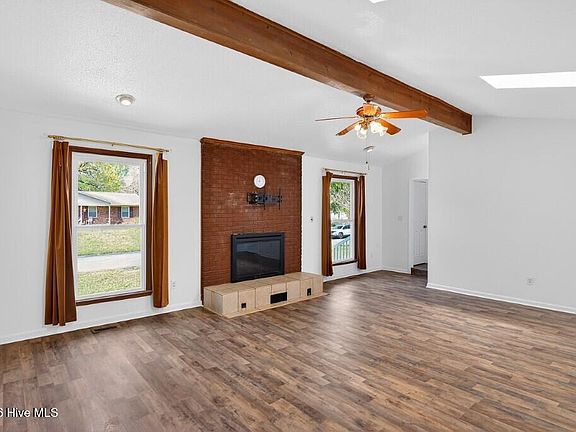 5th image of 204 Sweetbriar Lane