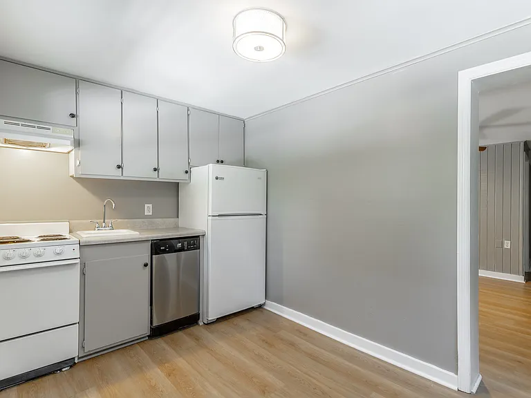 1209 Hanover St — Photo 34