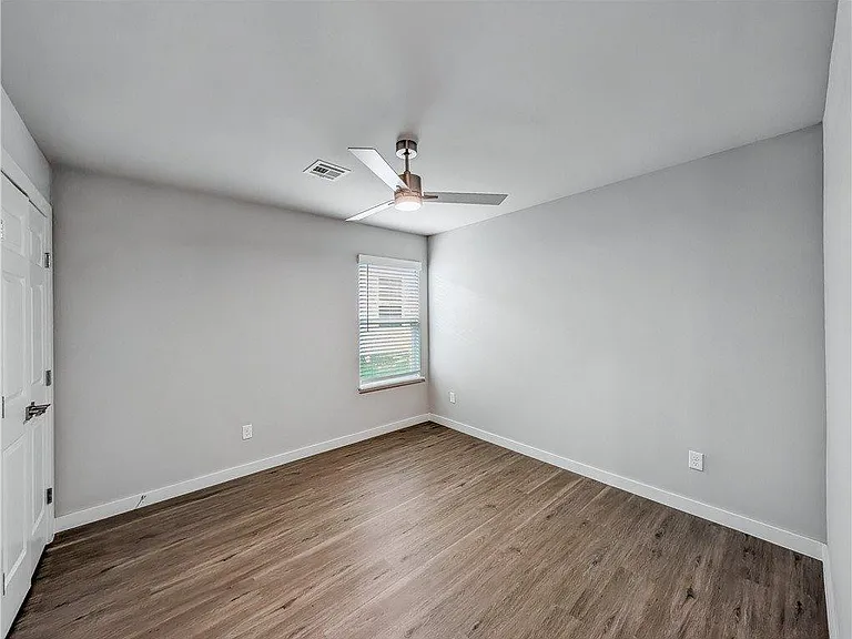 6402 NW Kathleen St — Photo 11