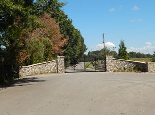 98 Cravens Dr, Savannah, TN 38372