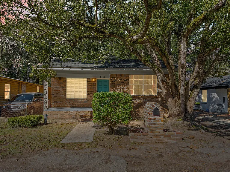213 Book Ave — Photo 3