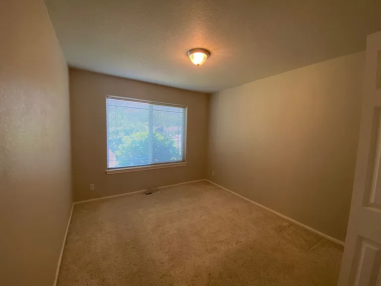 2409 SE Chinaberry Ave — Photo 14