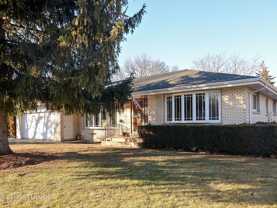 1st image of 4 Glenbrook Dr