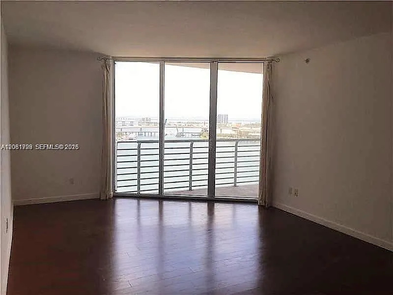 One Miami East Condo — Photo 4
