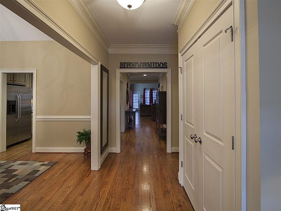 4th image of 200 Carilion Ln