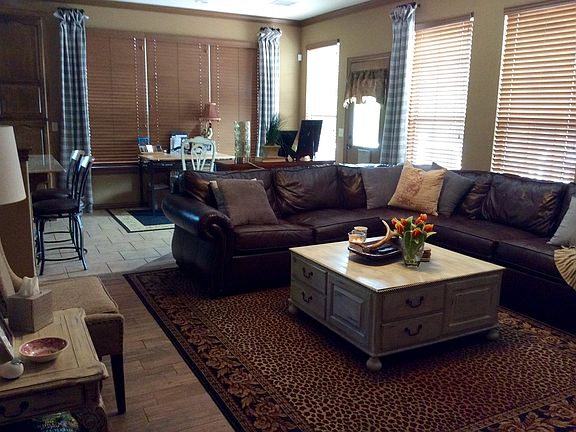 Living room/down/bf noook