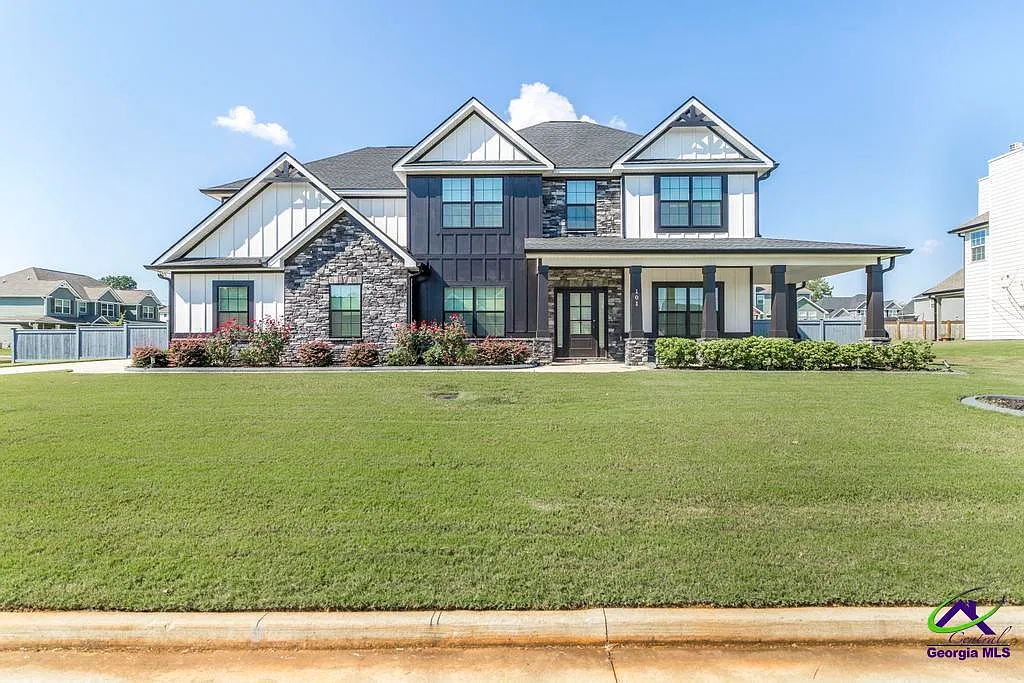 5 bed, 4.0 bath, 3324 sqft, $3,600 — Photo 1