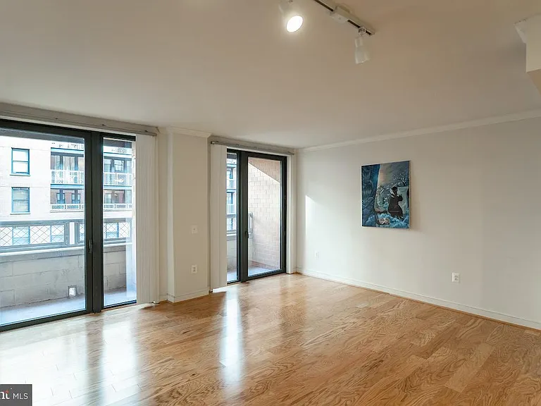 616 E St NW #607 — Photo 2