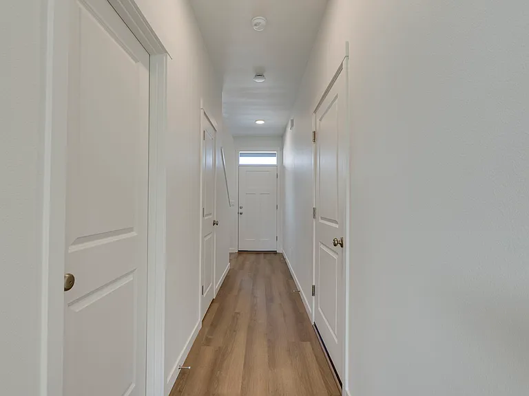 1843 NW 18th St — Photo 14
