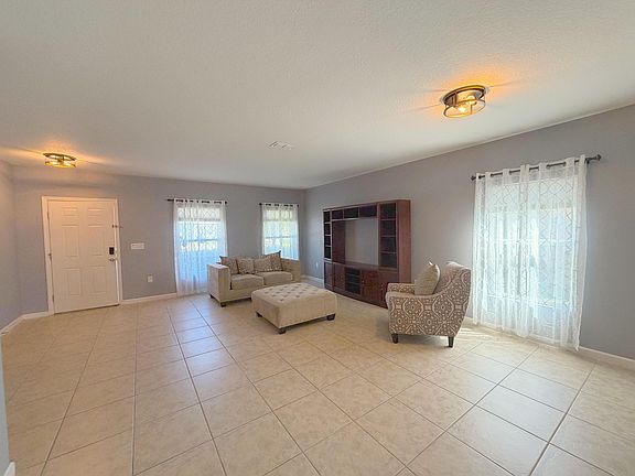 3rd image of 1269 SW Lexington Manor SW