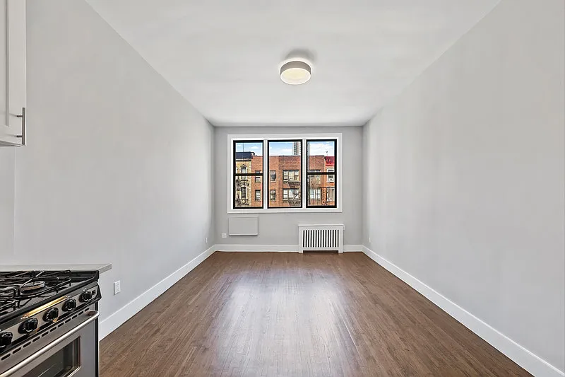 1582 1st Ave #4C