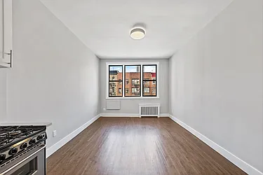 1582 First Avenue, #4C