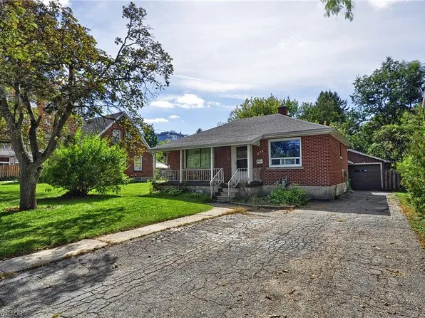 273 Albert St, Waterloo, ON N2L 3T7