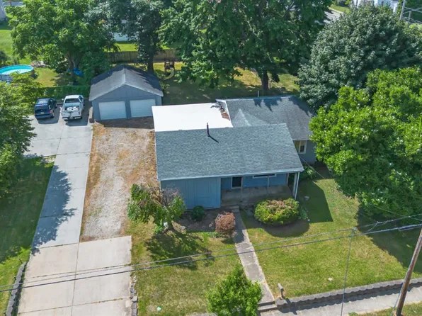 408 Vine St, Clyde, OH 43410