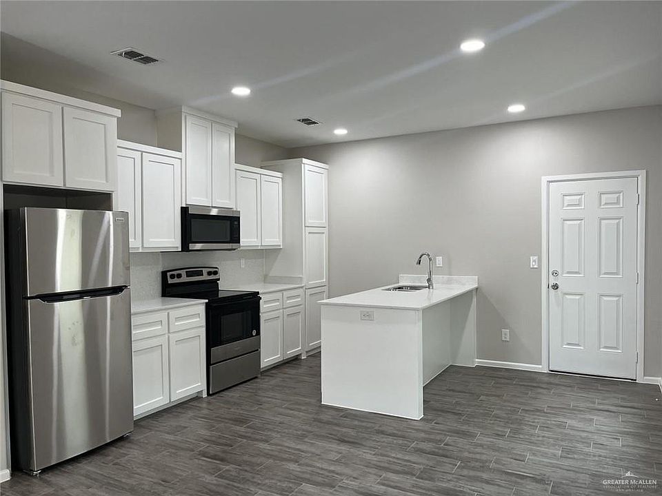 2nd image of 1600 N Canelo Dr APT 3