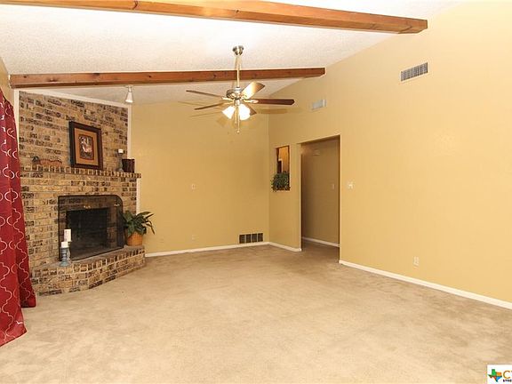 4th image of 1606 Becker Dr