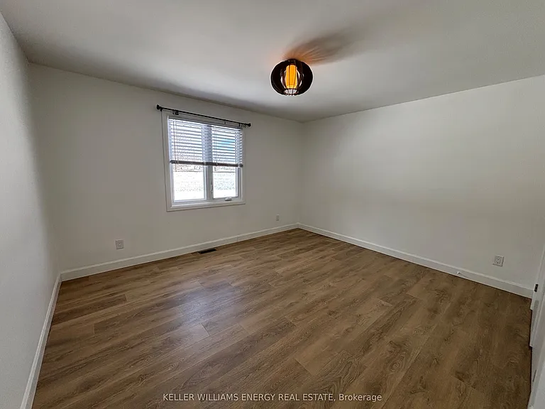 497 Wellington Main St — Photo 23
