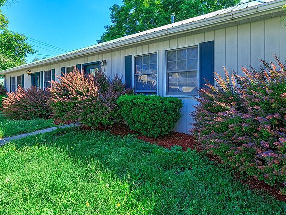 3rd image of 959 Dryden Rd #B