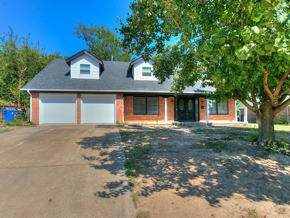 1st image of 409 N Mercedes Dr
