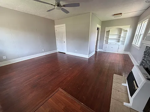 1824 Collins Ave Photo 1