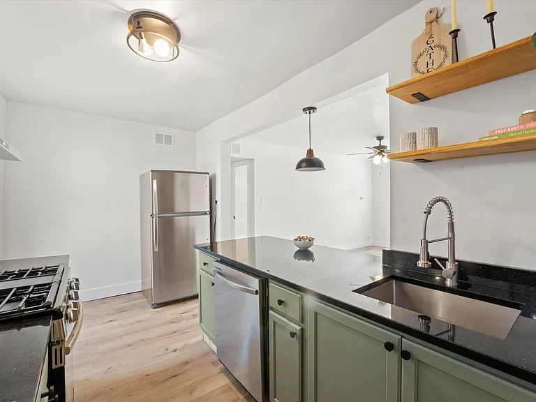 7411 N Wolcott Ave #1E — Photo 9