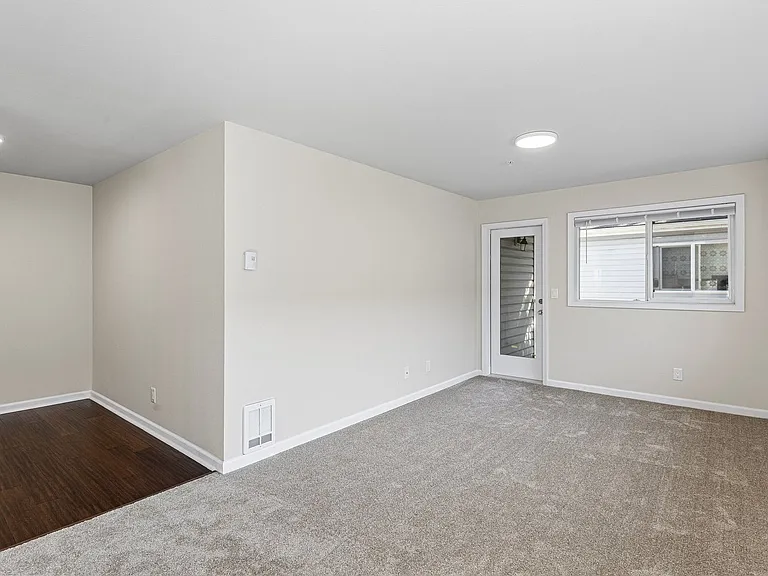 Park Place Apartments — Photo 7