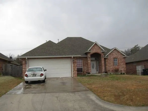 11208 Stoneridge Ln, Midwest City, OK 73130