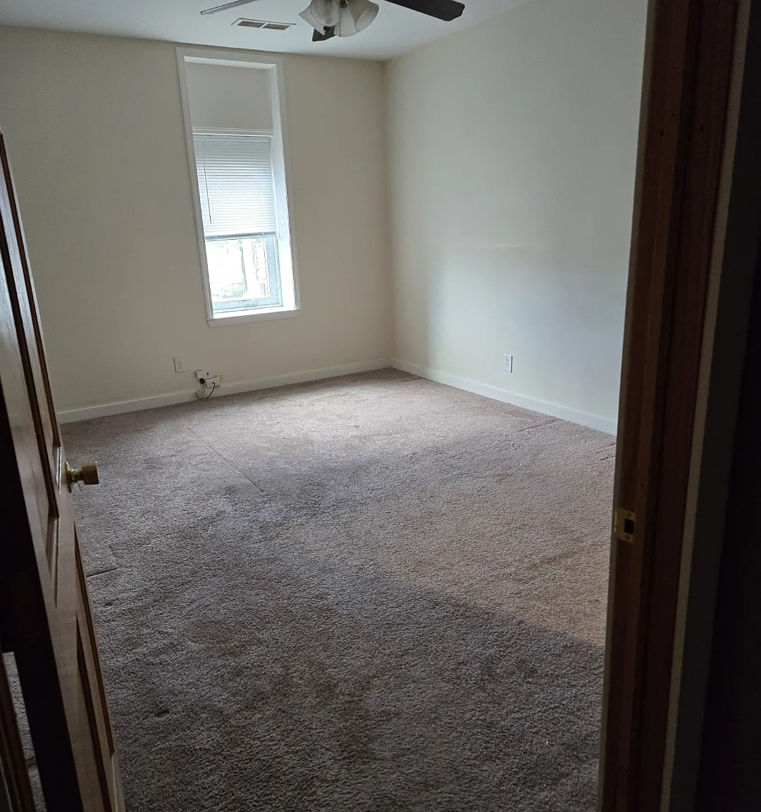 1 bed, 1400 sqft, $1,200 — Photo 4
