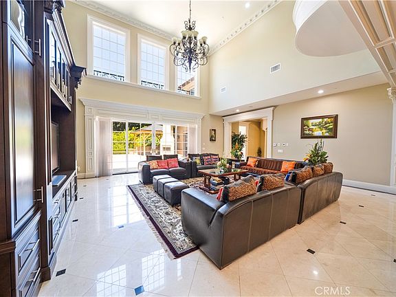 4th image of 355 W Palm Dr