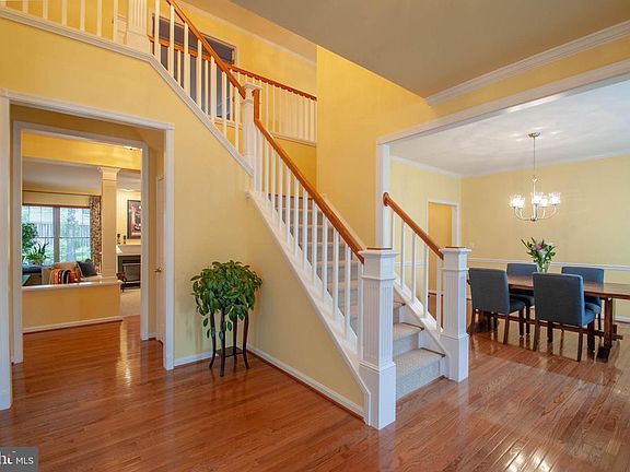 3rd image of 403 Blairfield Ct