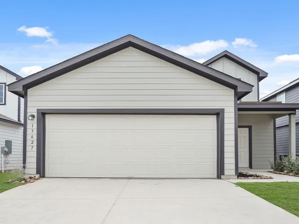 13627 Helton Pass, Saint Hedwig, TX 78152